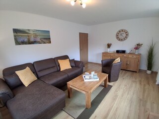 Wohnzimmer mit gemütlicher Schlafeckcouch (1,40x2,00m)