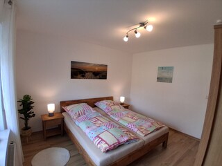 Gemütliches Schlafzimmer, Doppelbett 1,80 x 2,00 m