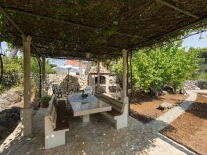 Ferienhaus Holiday Home Jekavac -Three Bedroom Apartment with Terrace and Sea View - Koločep - image1