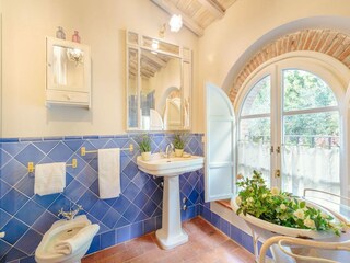 Farmhouse Marlia Features 28