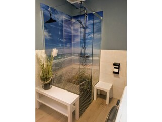 Badezimmer mit Dusche