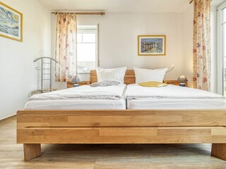 Schlafzimmer mit Doppelbett