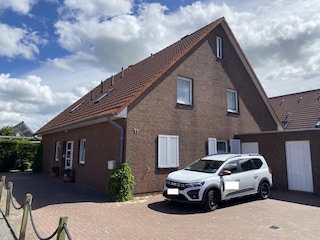 EG rechts, Stellplatz Auto
