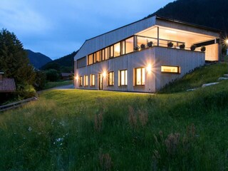 Haus Albuin - by night