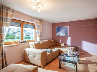 7619DD15-C996-419D-AABF-68C2BF2C5055