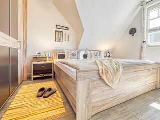 Schlafzimmer mit Doppelbett