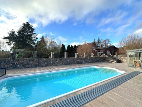 Ferienhaus MILA - mit Pool, Sauna, Whirlwanne, 5000qm Privatgelände und Bolzplatz