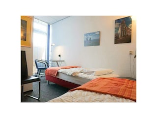 Schlafzimmer 2