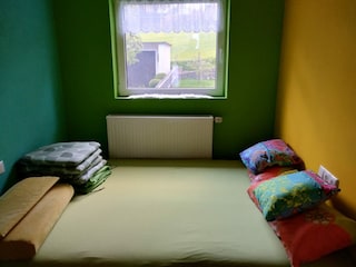Buntes Zimmer - Ausziehcouch