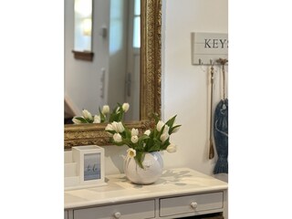 entrance area chest of drawers