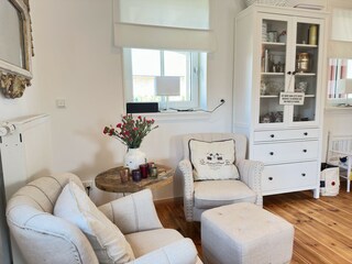 sitting area kitchen