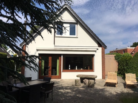 Ferienhaus Haus Leuchtturm - Lenster Weg 10