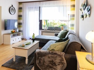 Wohnzimmer mit Smart TV