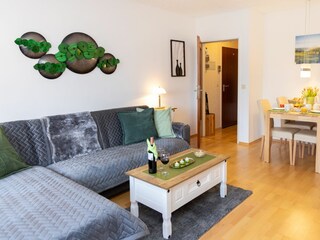 Wohnzimmer mit Flurtür