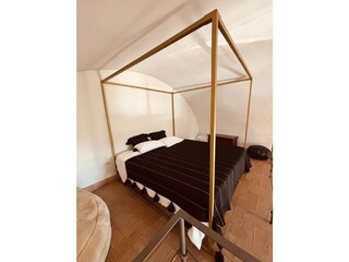 Himmelbett auf der Empore