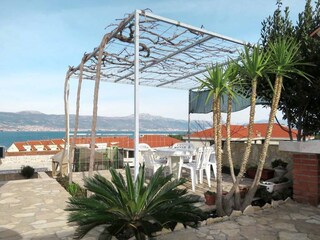 Apartment Arbanija  18