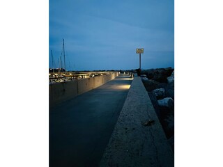 24 around the harbour