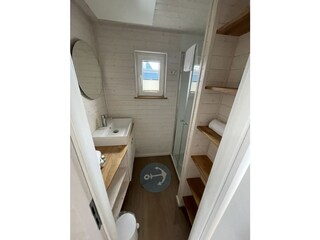 Badezimmer mit Dusche