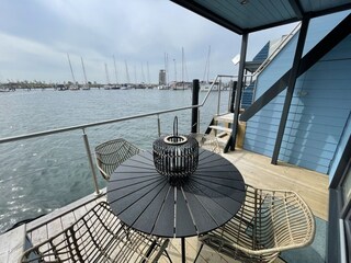 überdachte Terrasse mit Blick auf die Ostsee