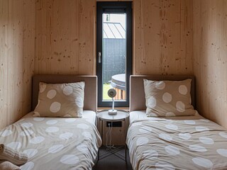 Bedroom with 2 separate beds