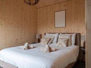 Schlafzimmer mit Doppel-Boxspring