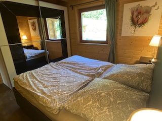 Schlafzimmer 1