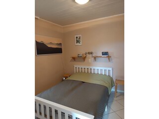 Schlafzimmer 1,40 iger Bett