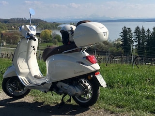Wir verleihen eine Vespa.