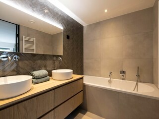 Bathroom 1 ensuite
