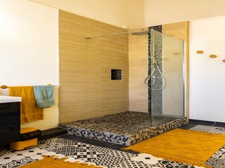 Apartment Saint-Gilles-les-Bains Ausstattung 14