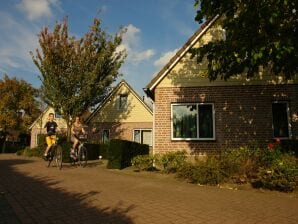 Ferienhaus in den Niederlanden mit Garten