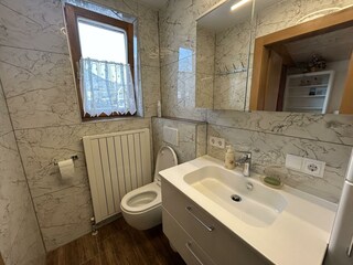 Badezimmer mit Toilette