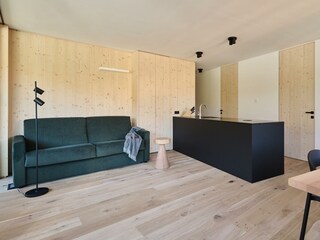 599_GJK_251105_1218_LL_Jaist