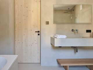 599_GJK_251105_1254_LL_Jaist