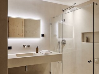 599_GJK_251105_1377_LL_Jaist