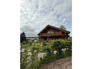 Waldzeitlodge Neuhütten Seitenansicht