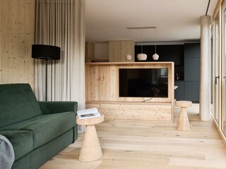 599_GJK_251105_1338_LL_Jaist