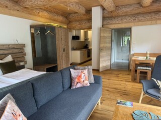 Waldzeitlodge Neuhütten Fuchs Blick auf Küche