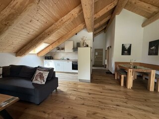 Waldzeitlodge Neuhütten Eule Blick in Raum