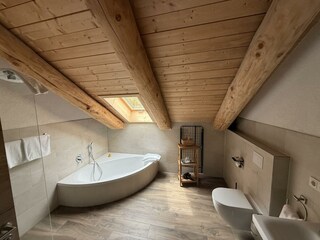Waldzeitlodge Neuhütten Eule Badewanne