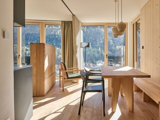 599_GJK_251105_1122_LL_Jaist