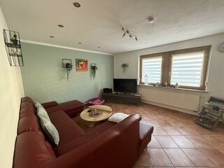 FeWo Wiesenhaus_Wohnraum_Gusenburg