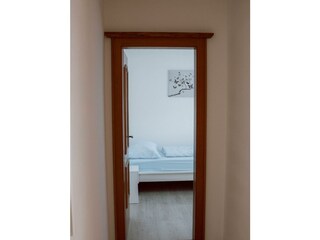 Wohnungsgang ins Schlafzimmer 2