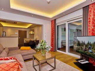 21 Blick Couch Ausg mit TV