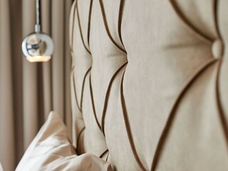 Details Leder Kopfhaupt hell sg