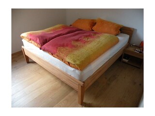Schlafzimmer - Bett 180  x 200