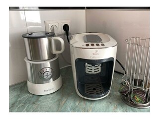 Villa-Hasi-Espressomaschine-mit-Milchschaeumer