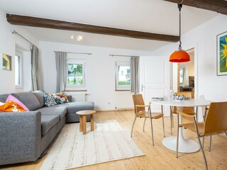 EG-1 - 06 - _YWX9982