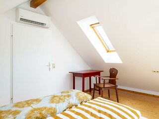 OG-2 - 10 - _YWX0070