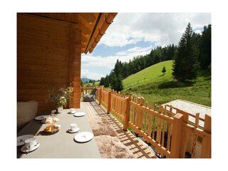 Mountain Hideaway Lodge - Frühstück auf der Terras